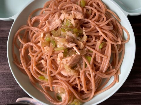 柚子胡椒とサラダチキンとネギのヘルシーパスタ